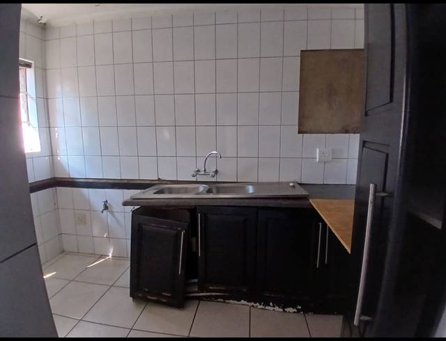 4 BEDROOM HOUSE FOR SALE IN PARKHILL GARDENS